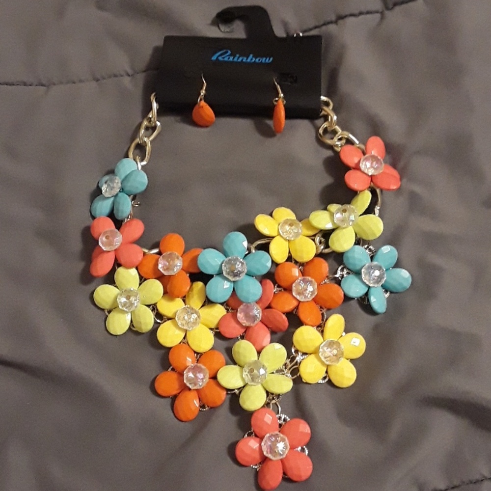 Floral necklace w/ earrings final sale no drops